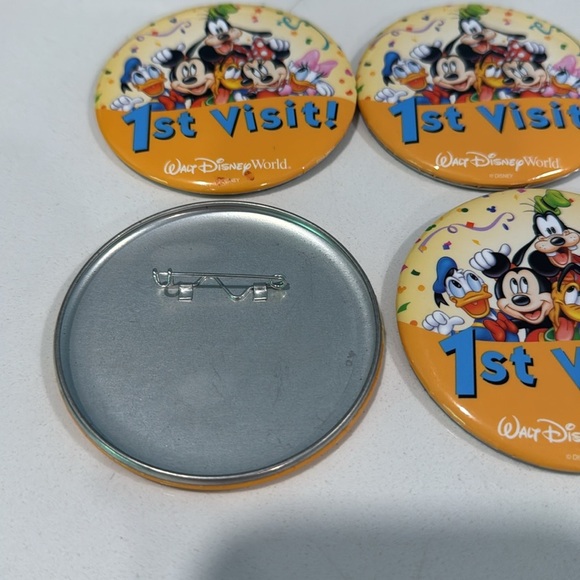 Disney 1st Visit Celebration Buttons - Picture 2 of 3